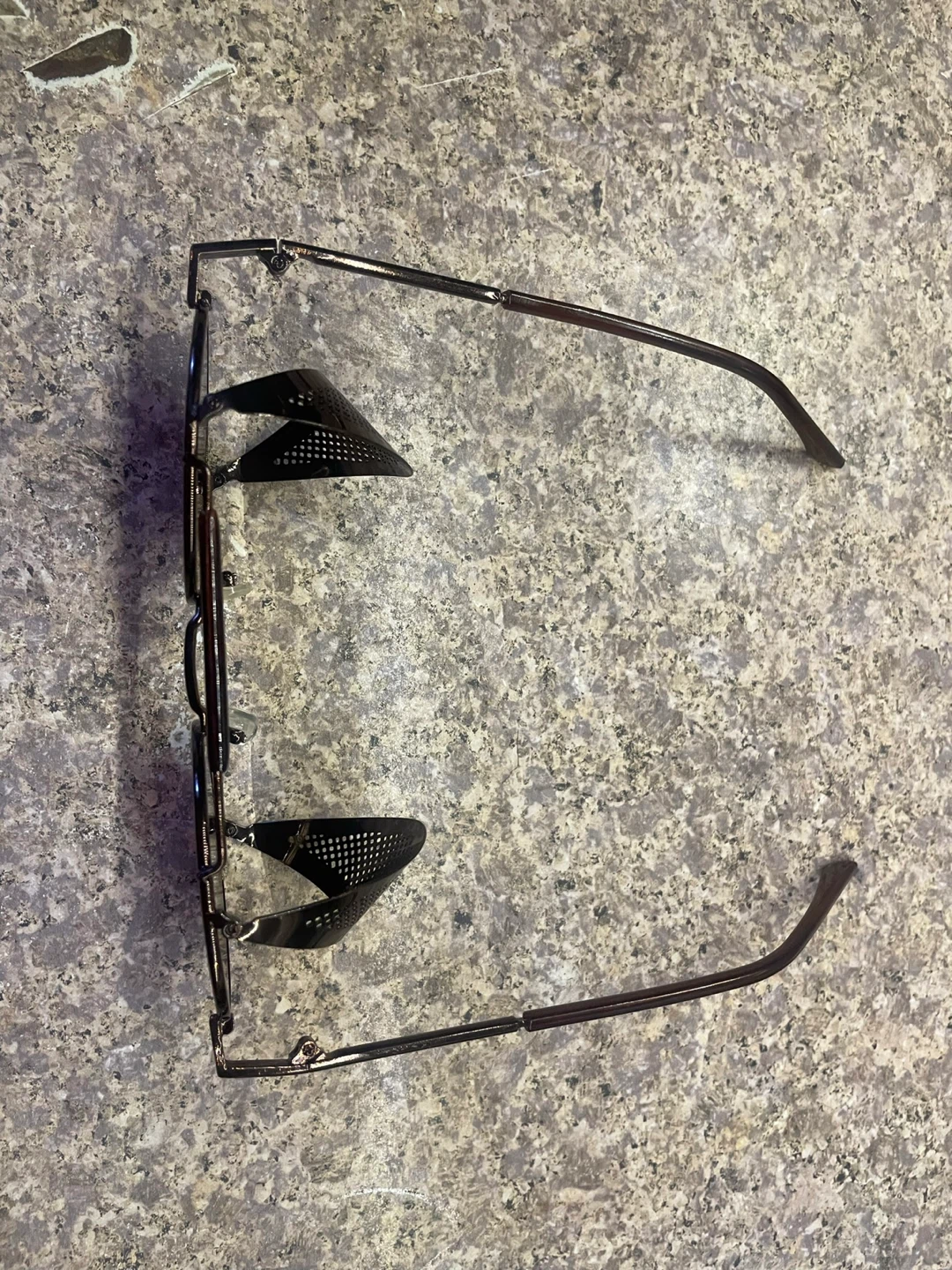 Round Steampunk Sunglasses with Side Shields - photo 2