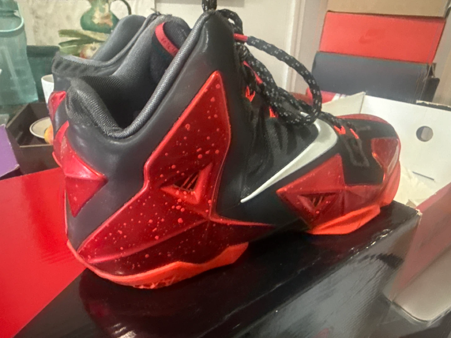 Nike LeBron XI 11 Basketball Shoes Men's Size 8 Black Red - photo 4
