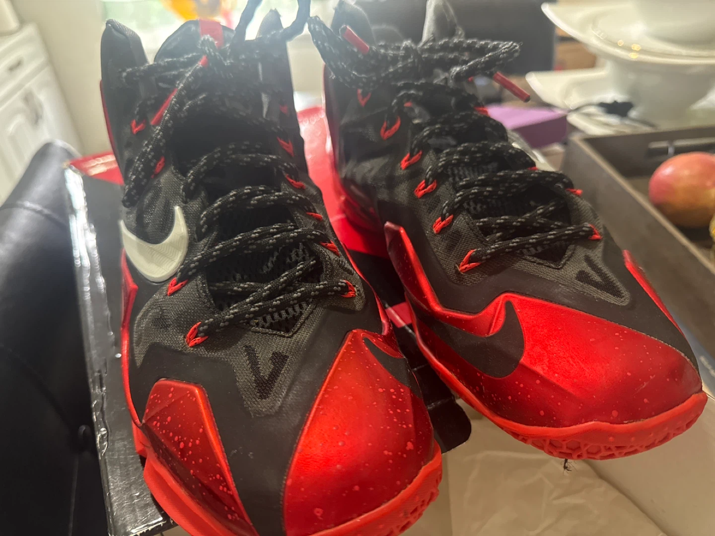 Nike LeBron XI 11 Basketball Shoes Men's Size 8 Black Red - photo 3