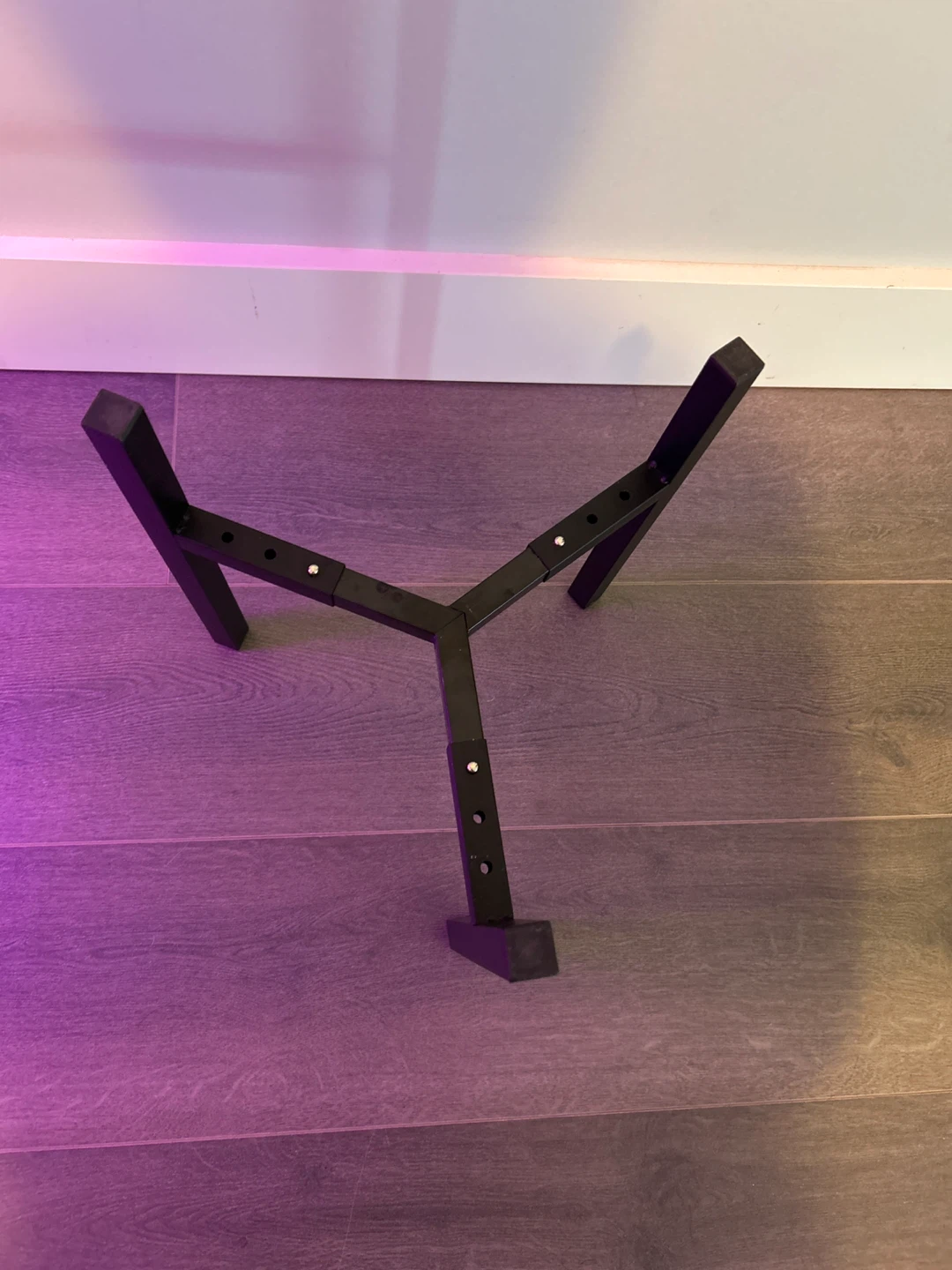 Black Metal Adjustable Plant Stand