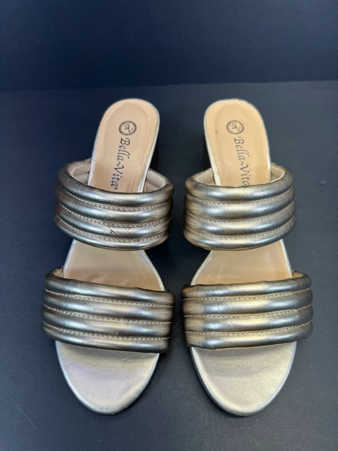 Bella Vita Gold Slide Sandals Women's Size 10M - photo 2