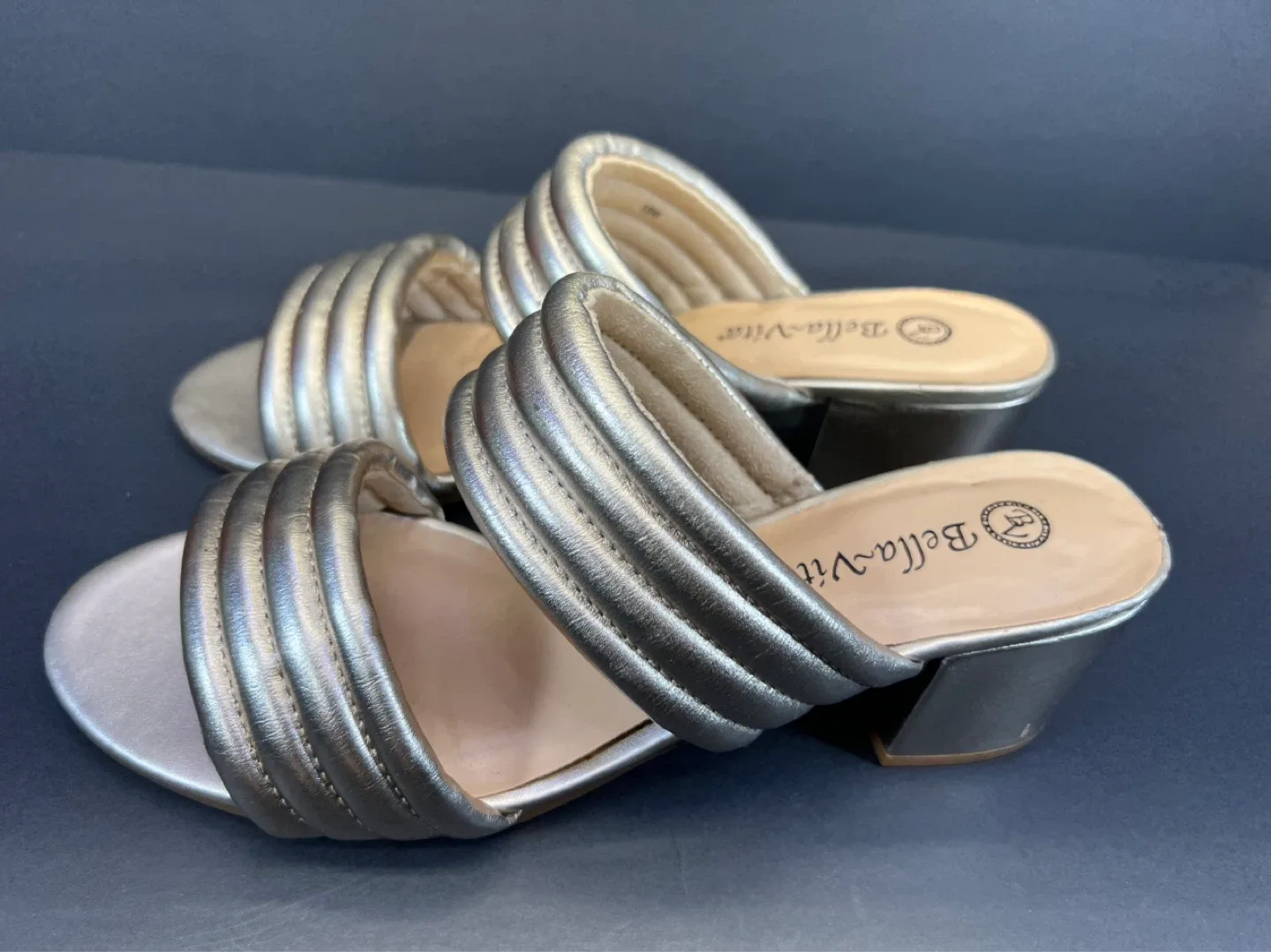 Bella Vita Gold Slide Sandals Women's Size 10M - photo 3