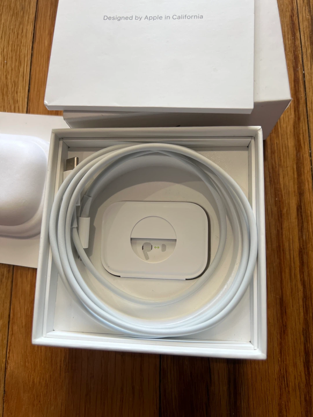 Apple AirPods Pro (2nd generation) with MagSafe Charging Case - photo 5
