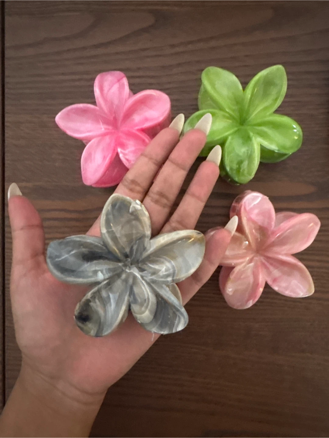 Set of 4 Flower Hair Clips - photo 2