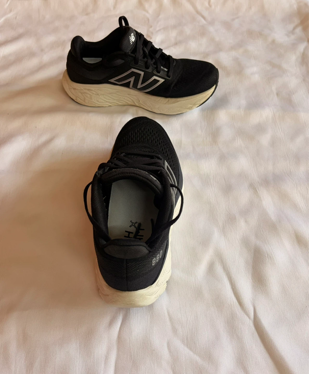 Size 5 New Balance 880 Black Running Shoes - photo 2