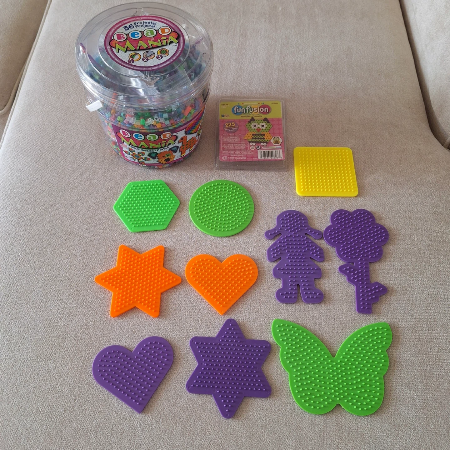 Bead Mania 8500 Beads Bucket and Funfusion 225 Beads Kit
