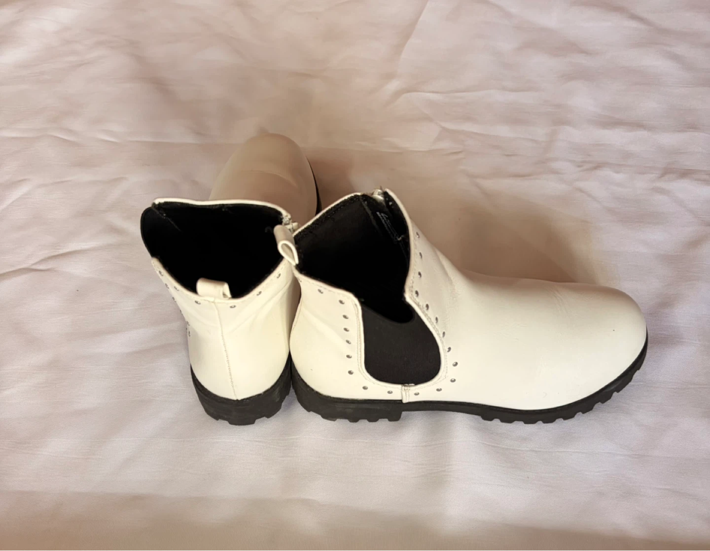 Girls size 2 - White studded ankle boots with side zipper