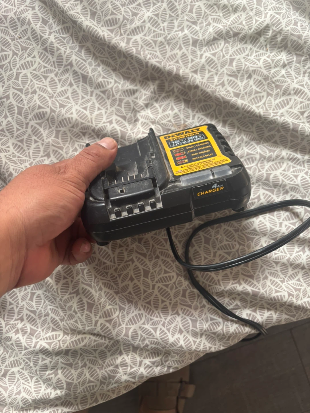 DEWALT DCB1104 12V/20V MAX Lithium Ion Battery Charger - photo 2