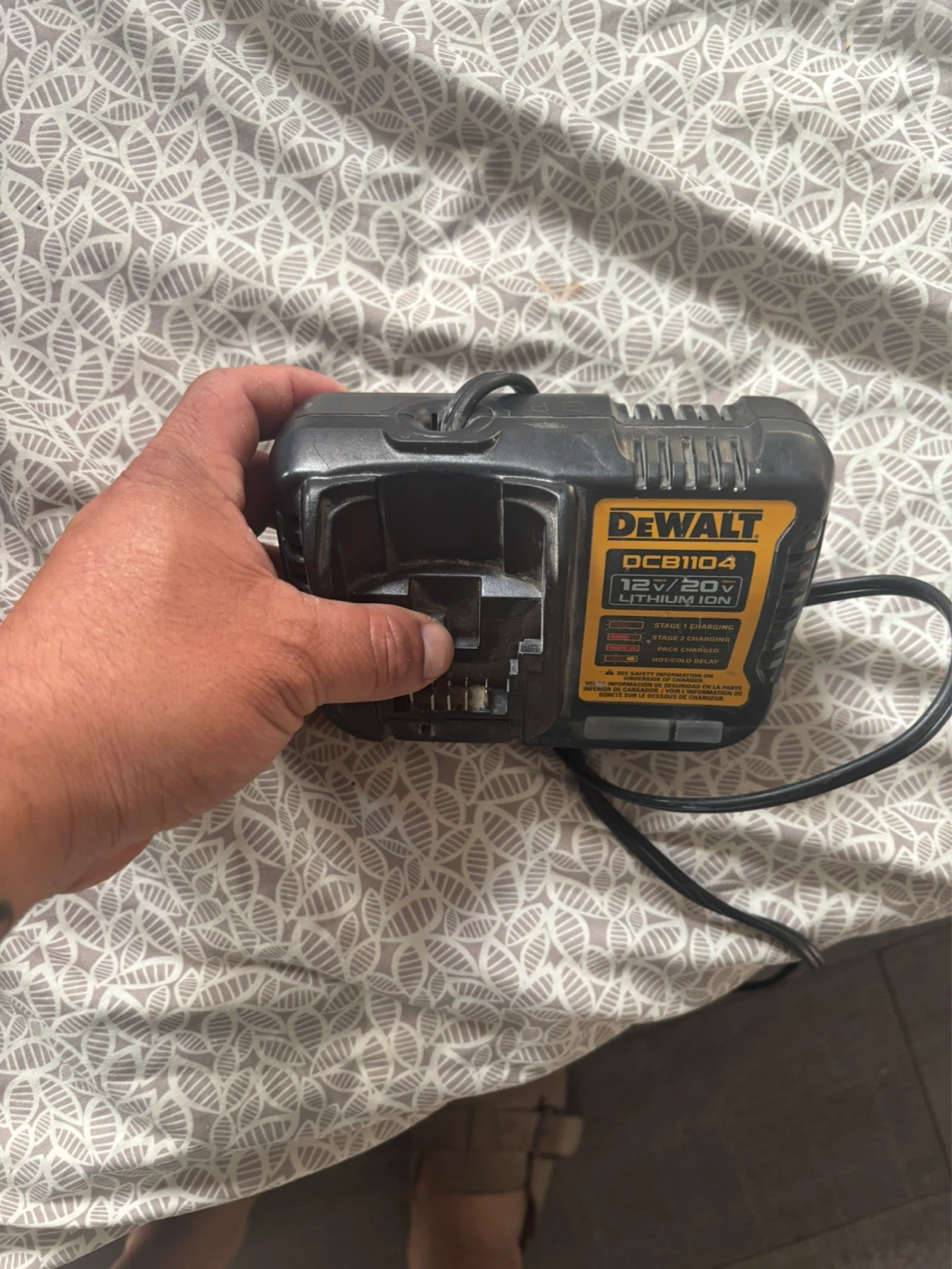 DEWALT DCB1104 12V/20V MAX Lithium Ion Battery Charger