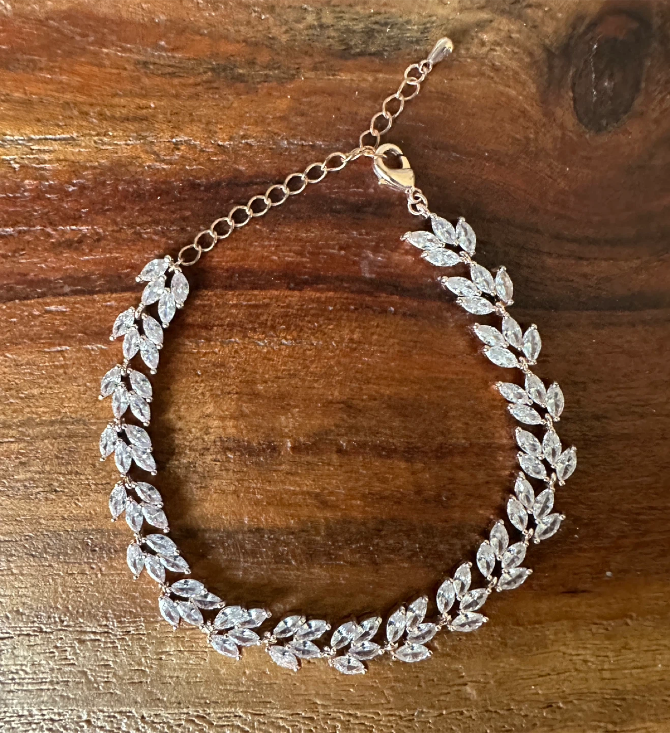 Leaf design crystal bracelet - New