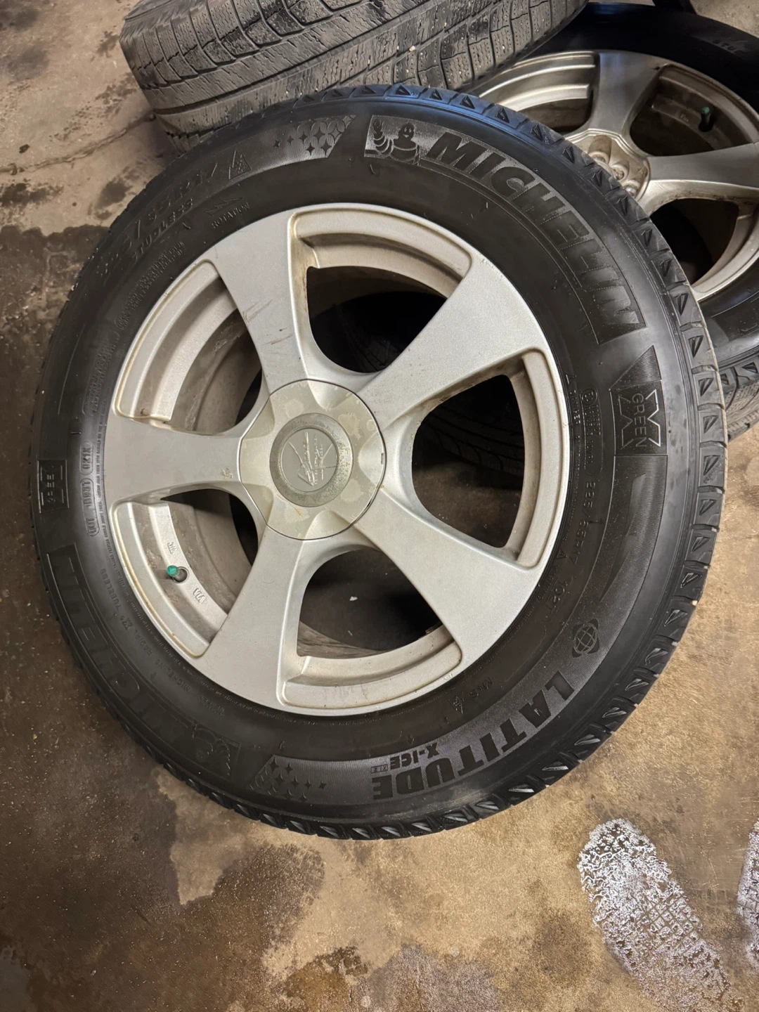 225/65/R17 Michelin Latitude X-Ice Tires and Alloy Rims