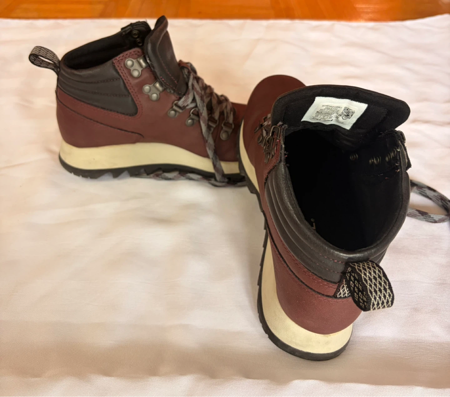 Size 5.5 Women’s Merrell hiking boot.