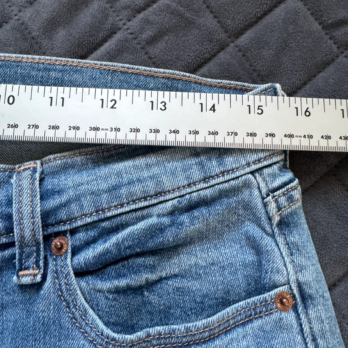 Old Navy Mid-Rise Boyfriend Jeans Size 29/ 8 - photo 5