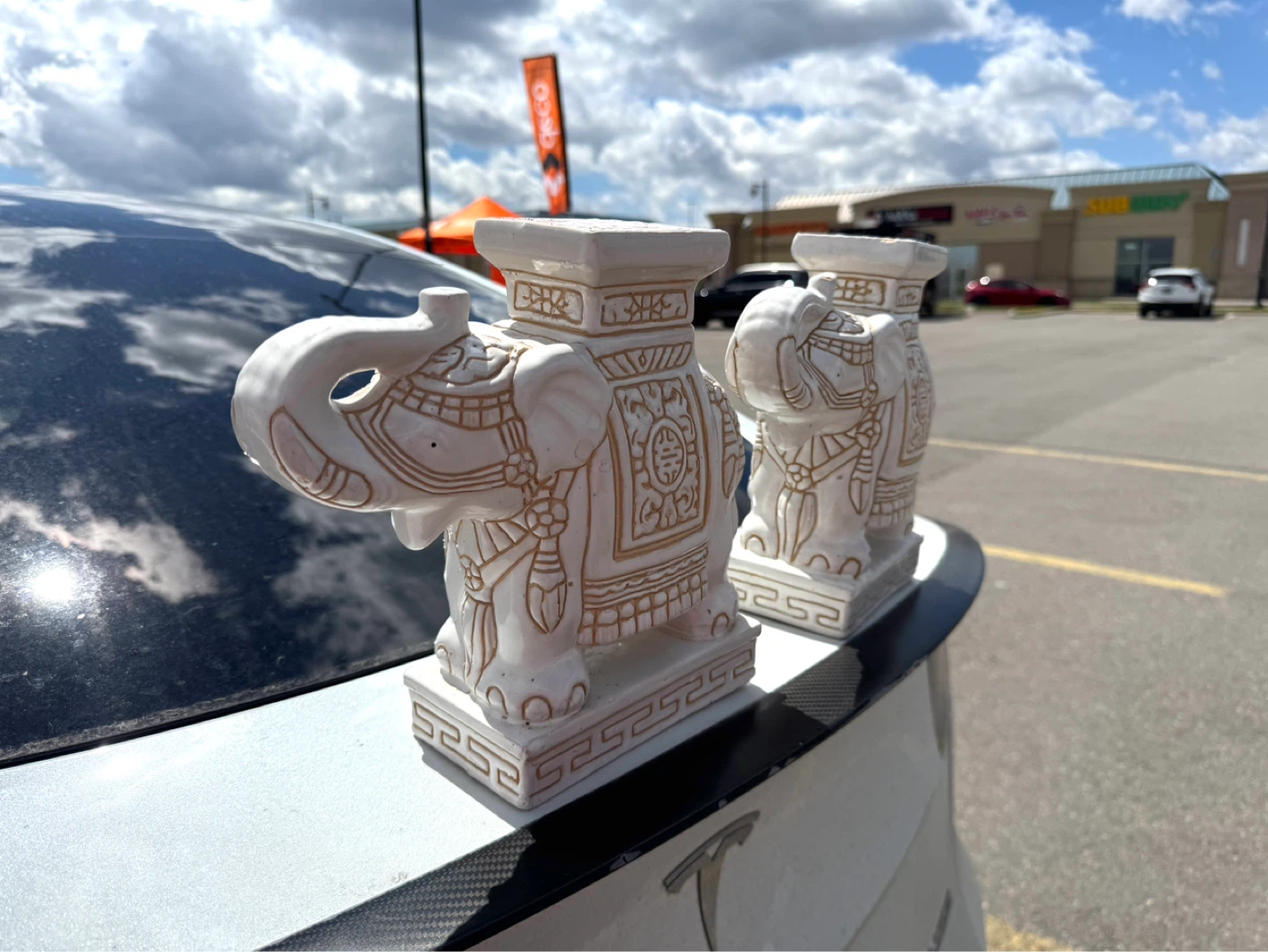 Pair of White Ceramic Elephant Decor - photo 2