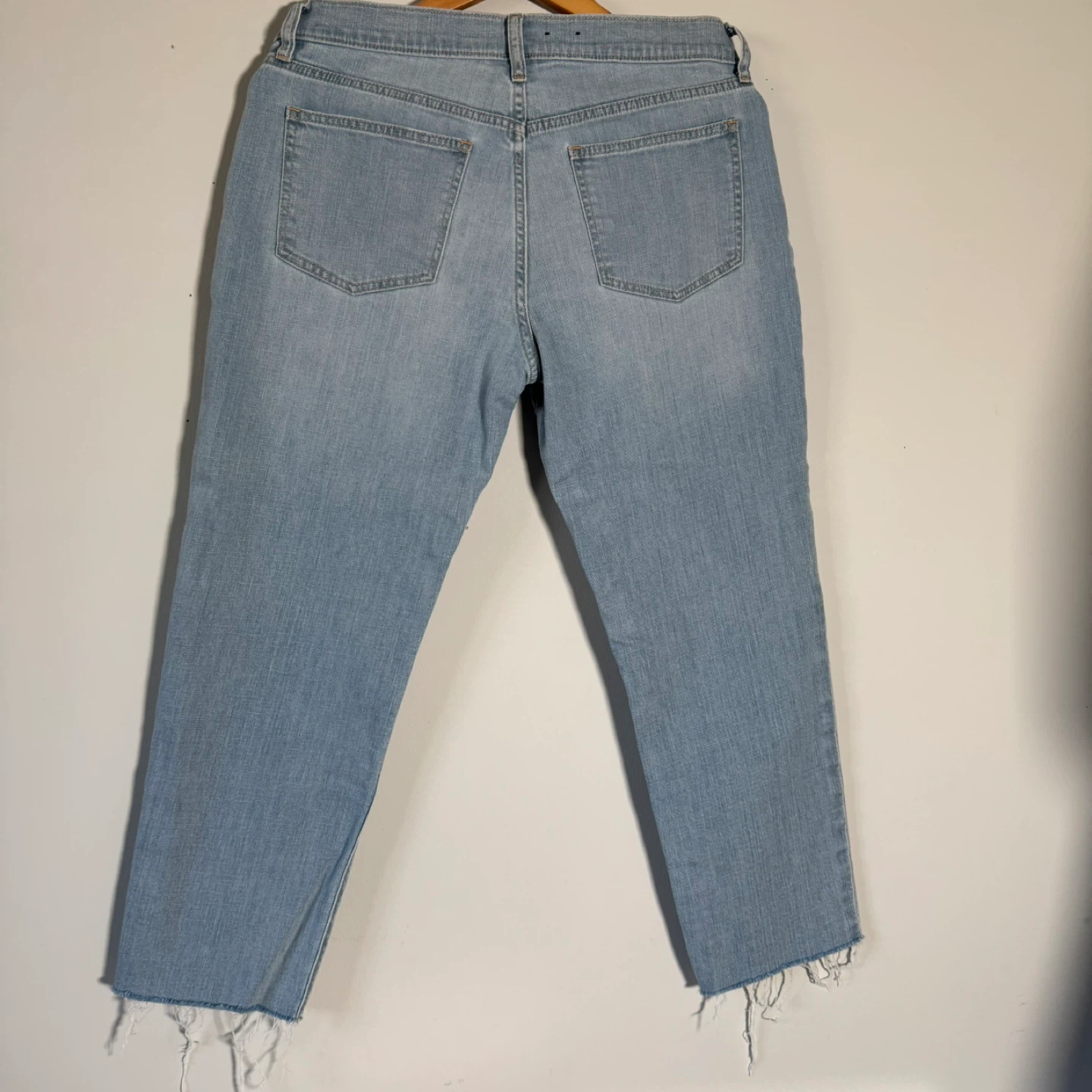 GAP Girlfriend Mid Rise Jeans Light Wash Size 29 - photo 2