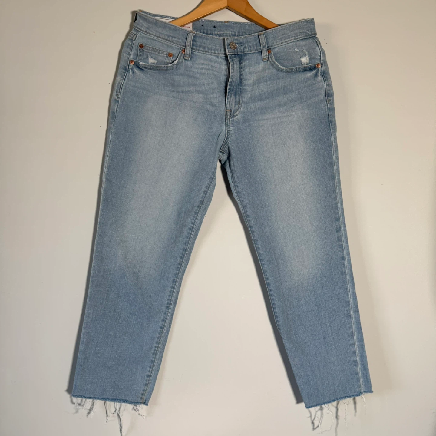 GAP Girlfriend Mid Rise Jeans Light Wash Size 29