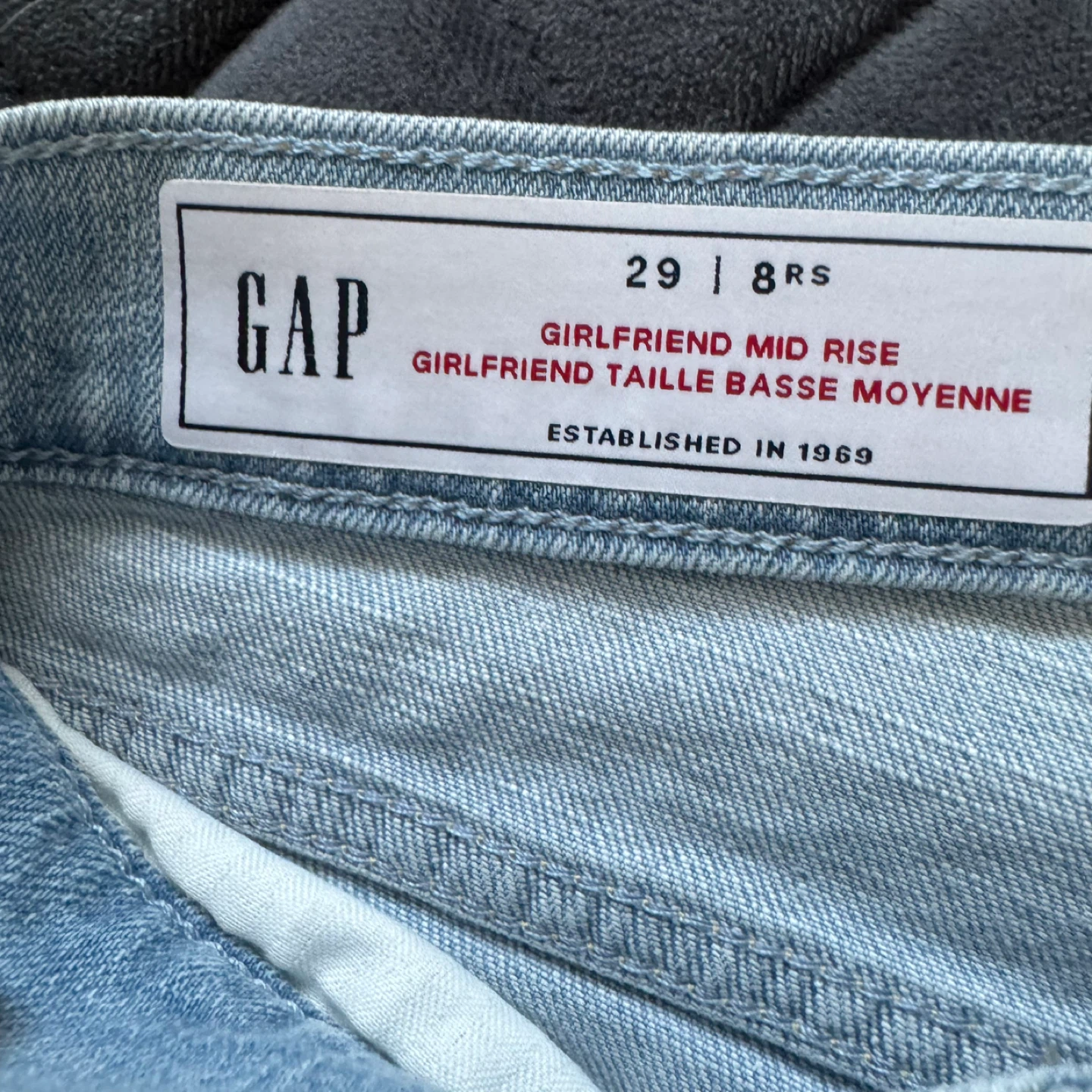 GAP Girlfriend Mid Rise Jeans Light Wash Size 29 - photo 3