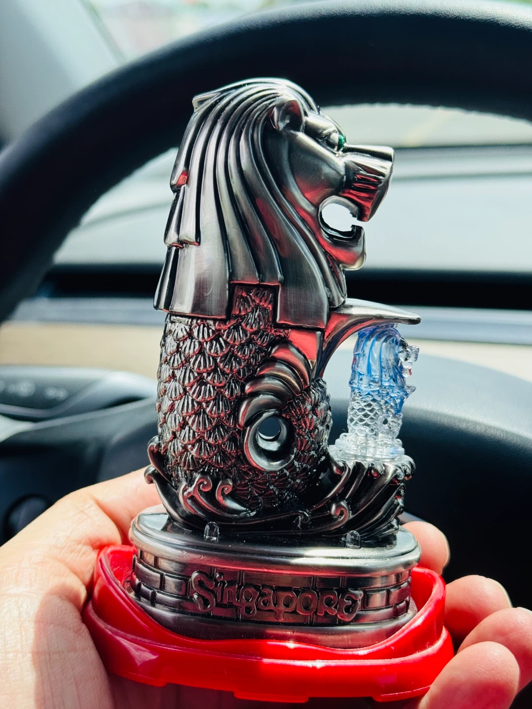 Merlion Souvenir with Cocktail Picks - photo 2