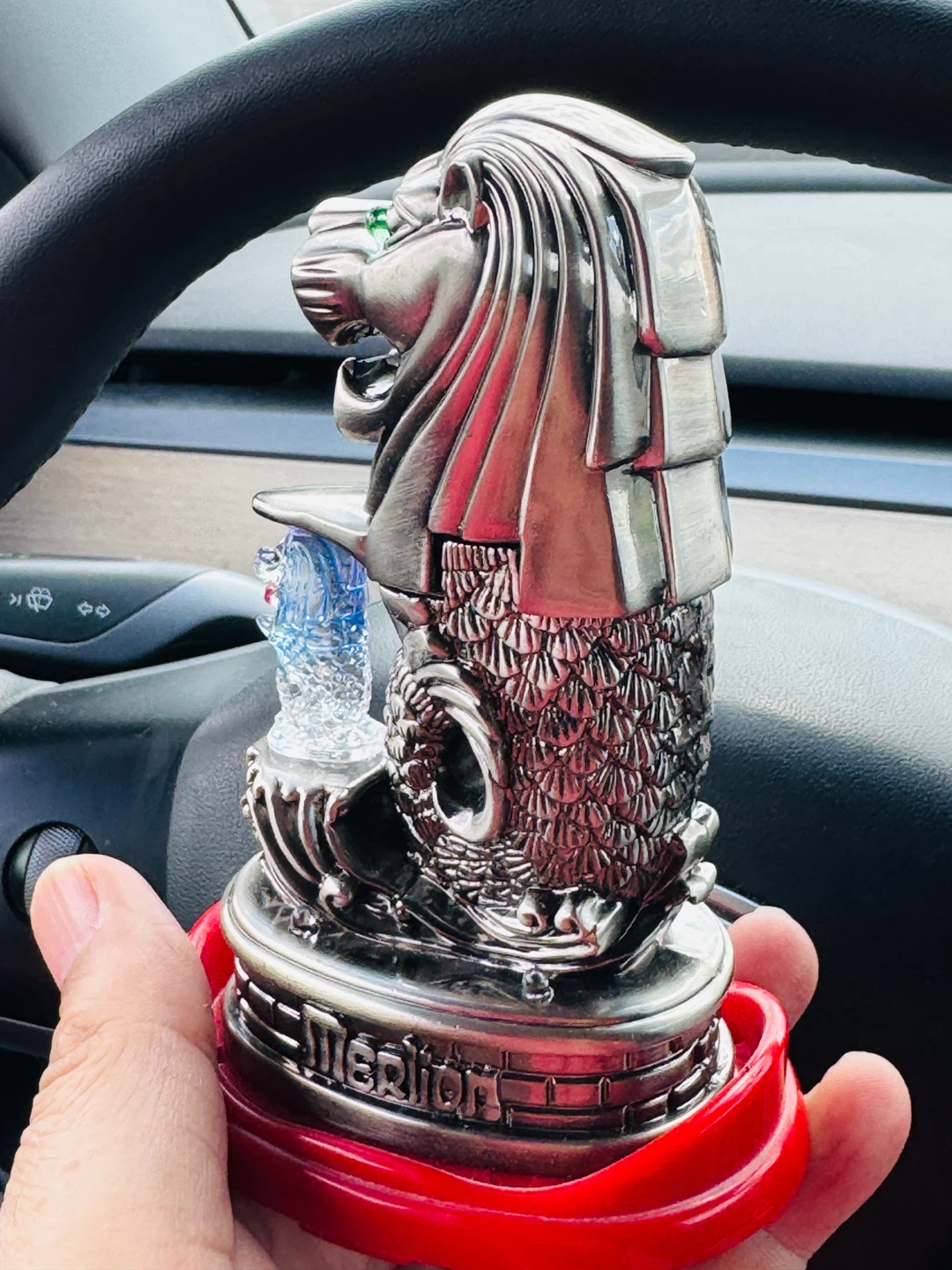 Merlion Souvenir with Cocktail Picks - photo 3