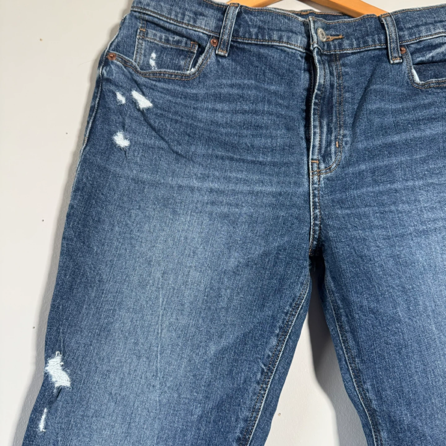 Old Navy Mr Boyfriend Distressed Jeans Size 8 - photo 3