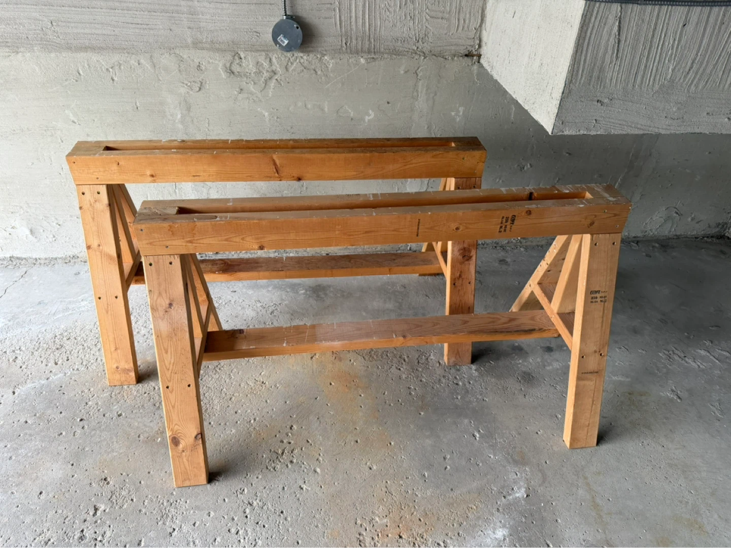 Wooden Sawhorses (2 Pairs)