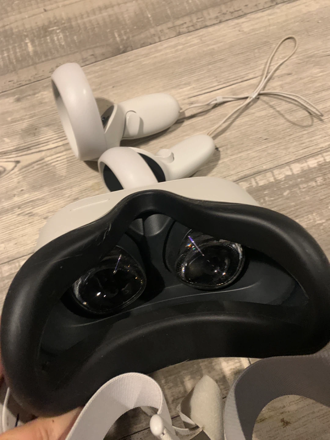 Meta Quest 2 VR with Controllers - photo 3