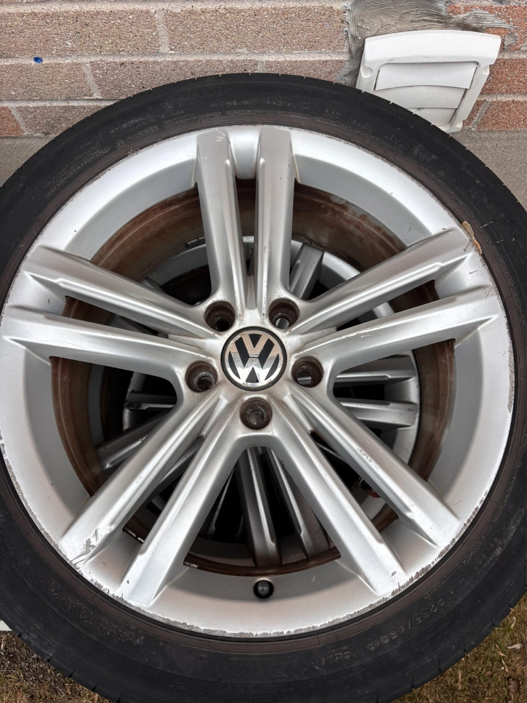 Set of 4 VW Tires P235/45R18 - photo 2