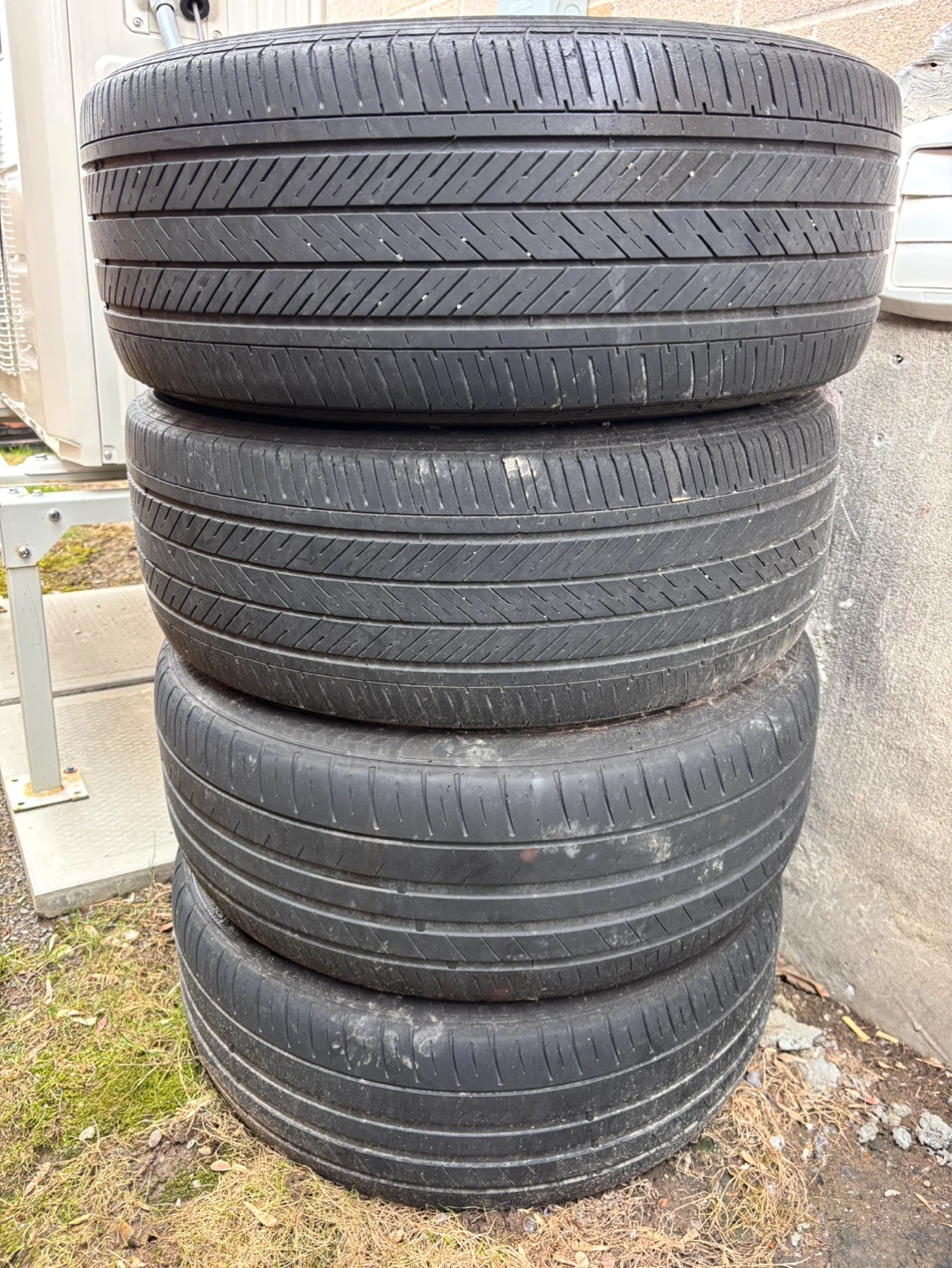 Set of 4 VW Tires P235/45R18 - photo 3