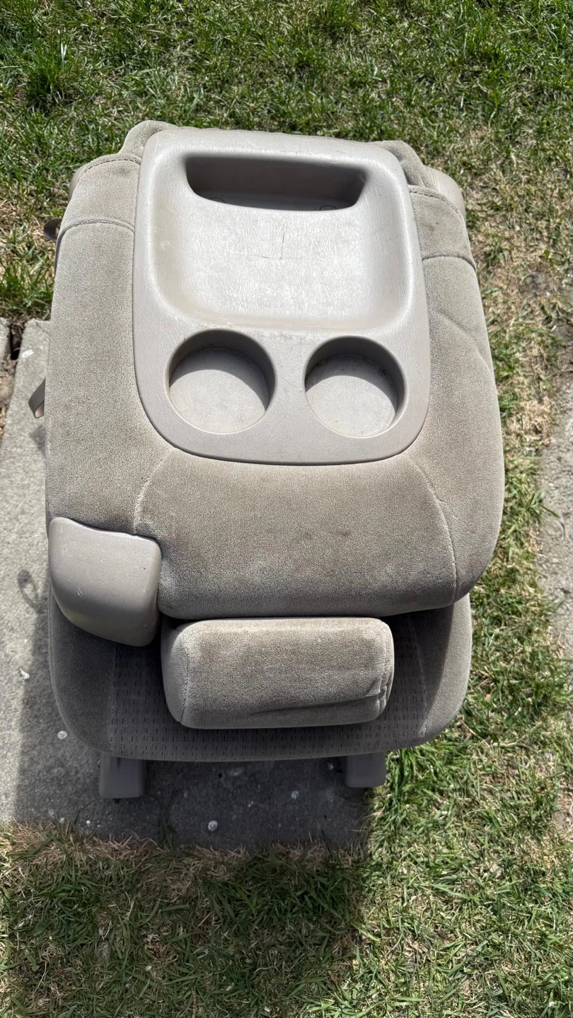 Used Toyota Seinna middle seat with Cup Holders - photo 5