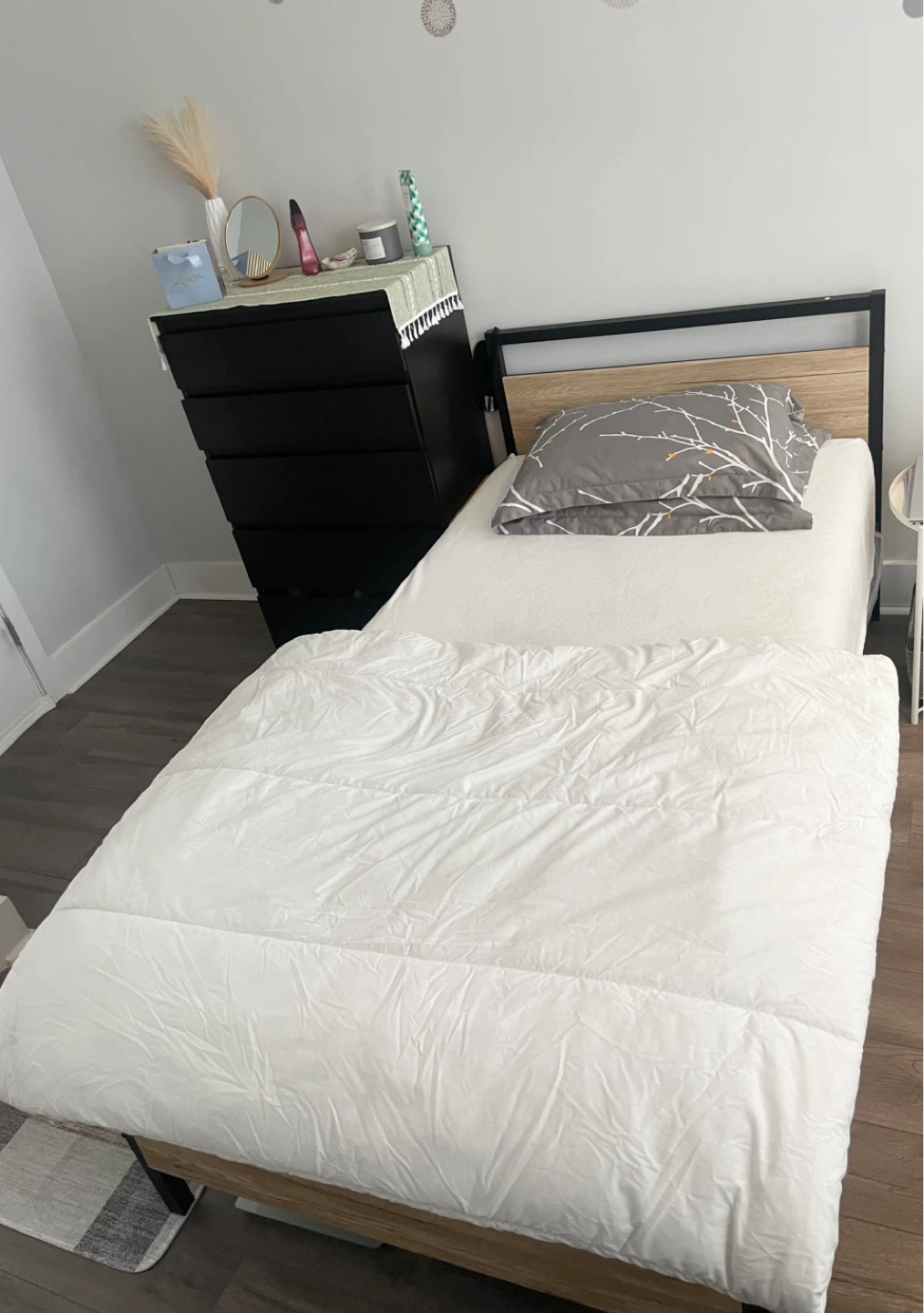Twin Bed Frame and zinc 10inch cooling gel mattress - photo 3