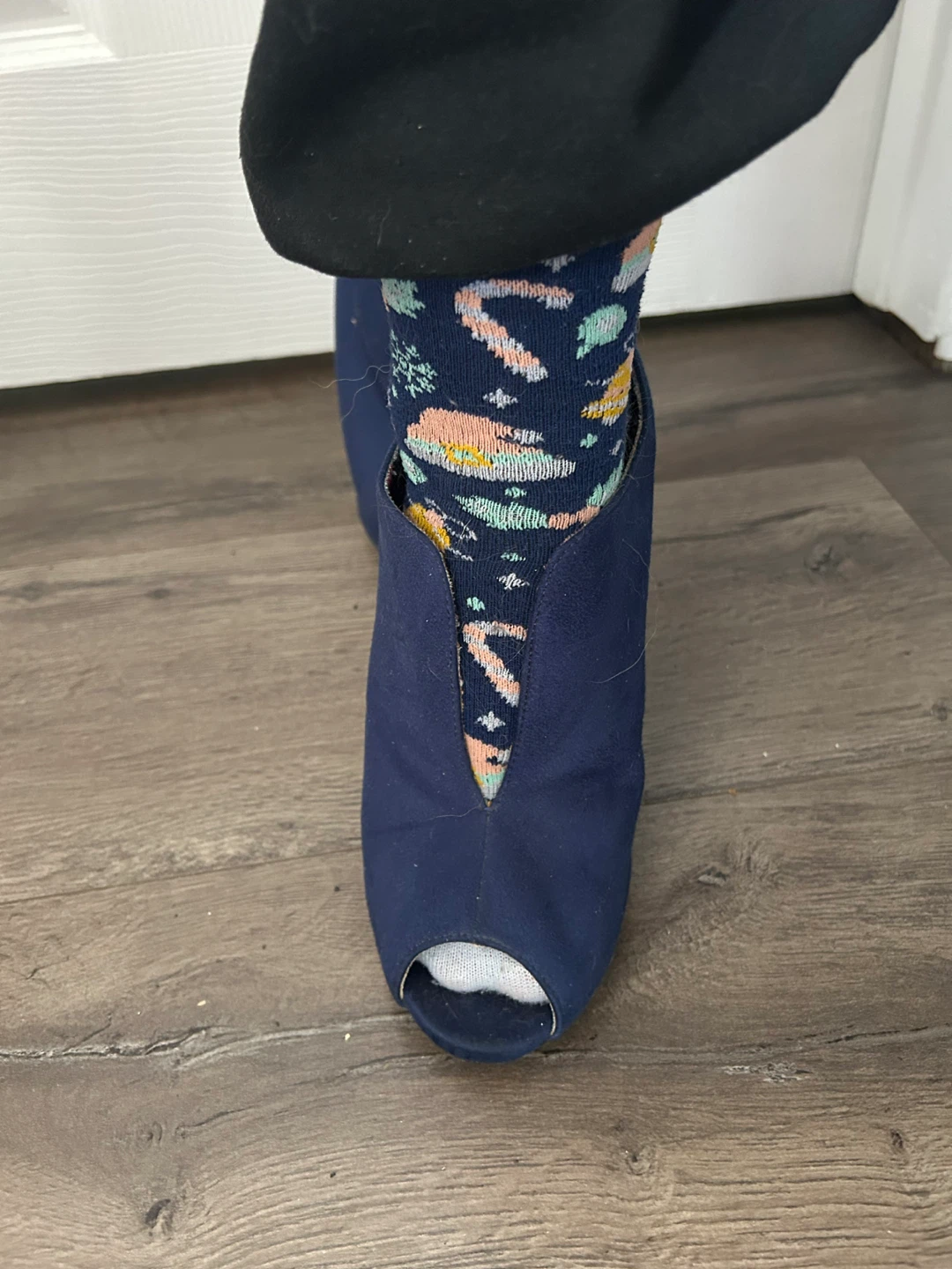 American Eagle Navy Blue Peep Toe Heels - photo 2