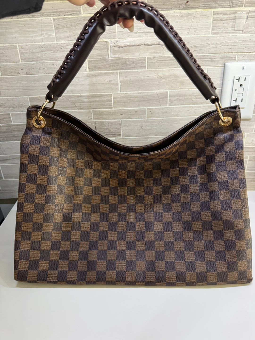 Women’s Tote Bag - brand new comes with dust bag