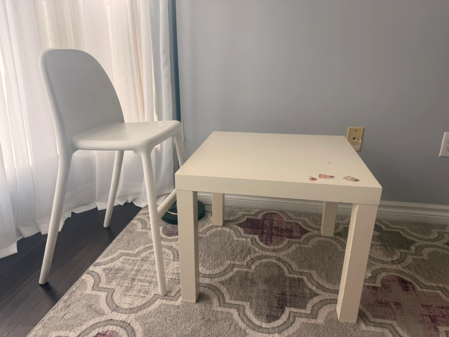 IKEA LACK Side Table White and chair
