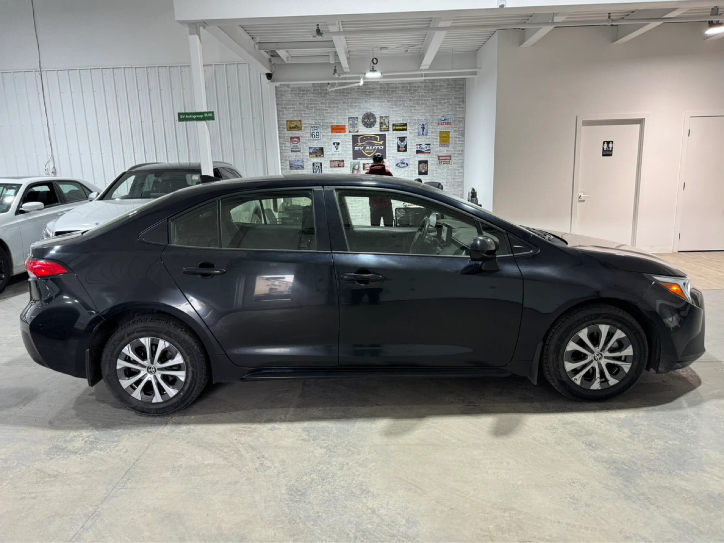 2023 Toyota Corolla Hybrid LE — AMVIC Inspected! - photo 2