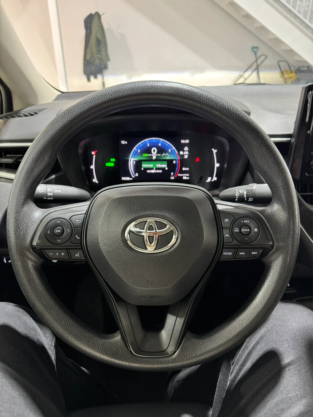2023 Toyota Corolla Hybrid LE — AMVIC Inspected! - photo 5