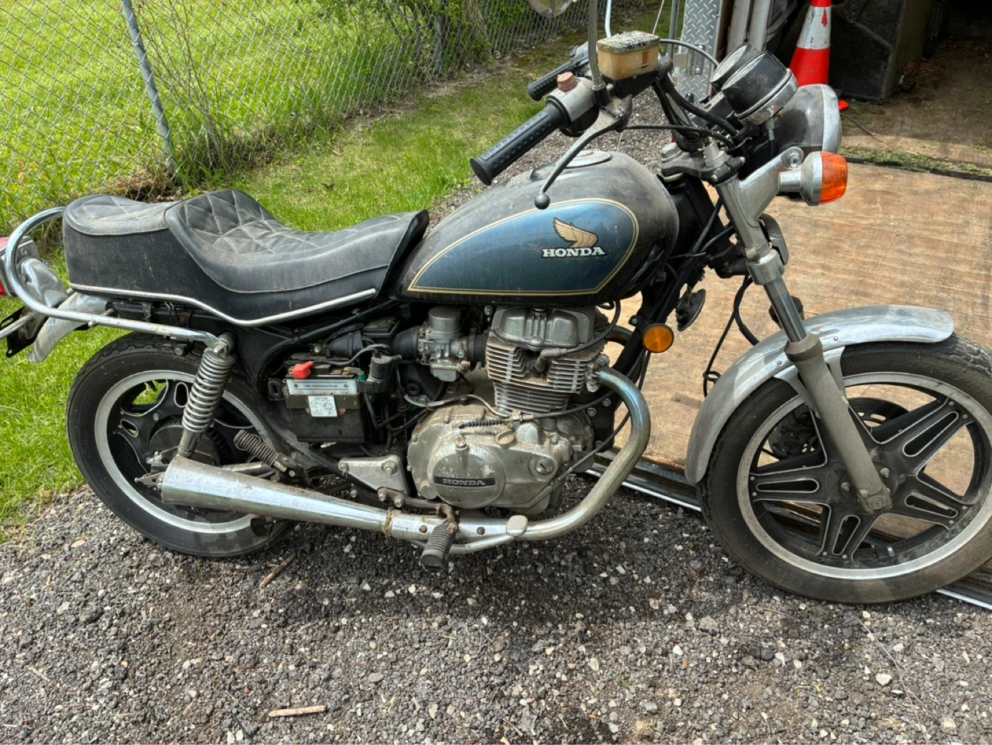 Honda CM400 Motorcycle - photo 2