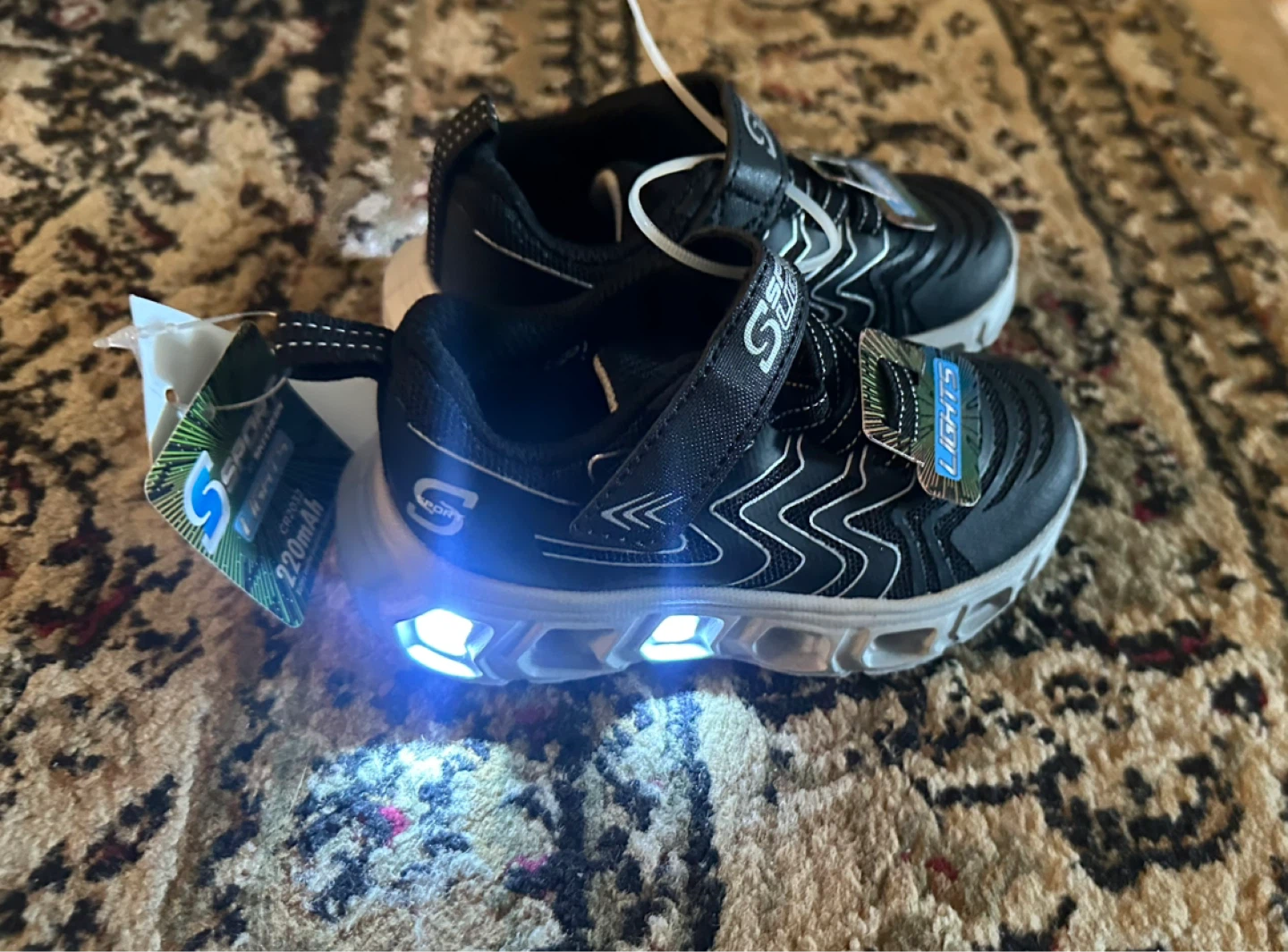 New toddler light up shoes - photo 2