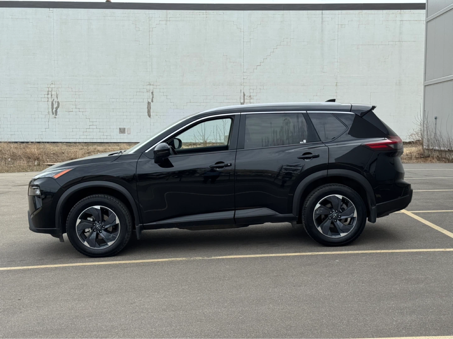 2025 Nissan Rogue SV - AMVIC Inspected - photo 4