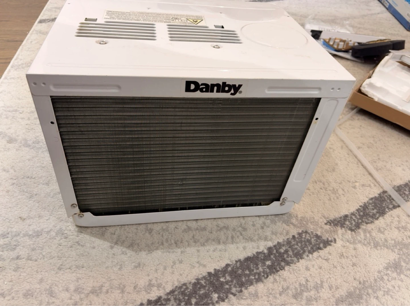 Danby 8000BTU window air conditioner - photo 2
