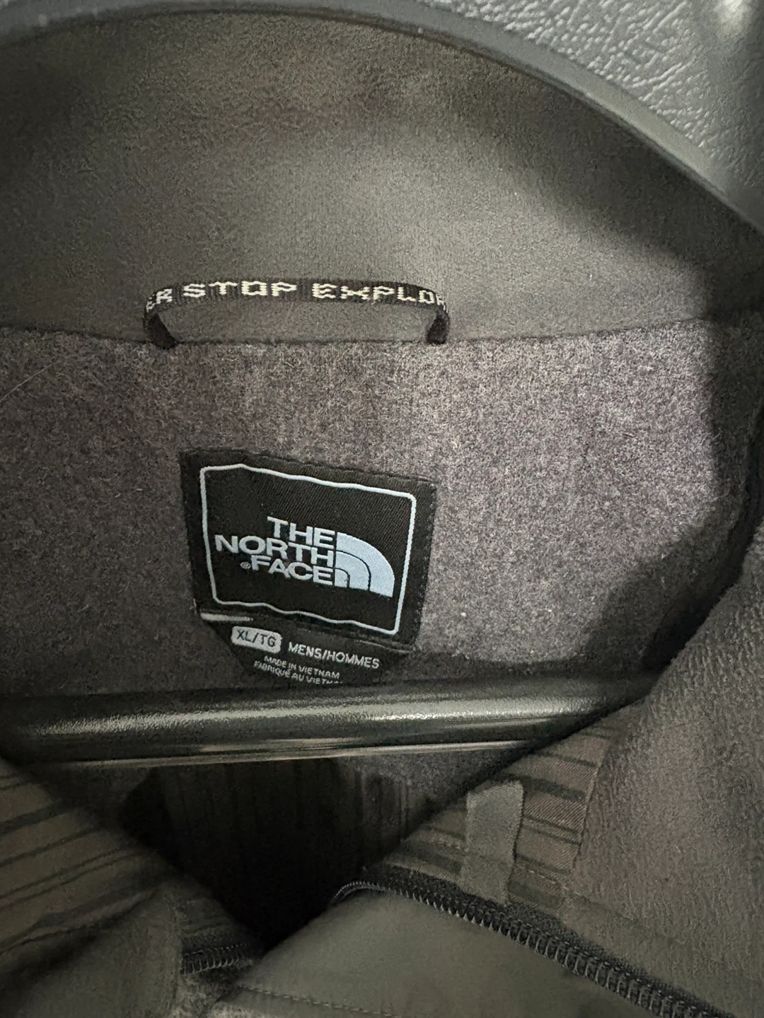 The North Face Men’s XL Heather Grey Jacket - Like New - photo 4