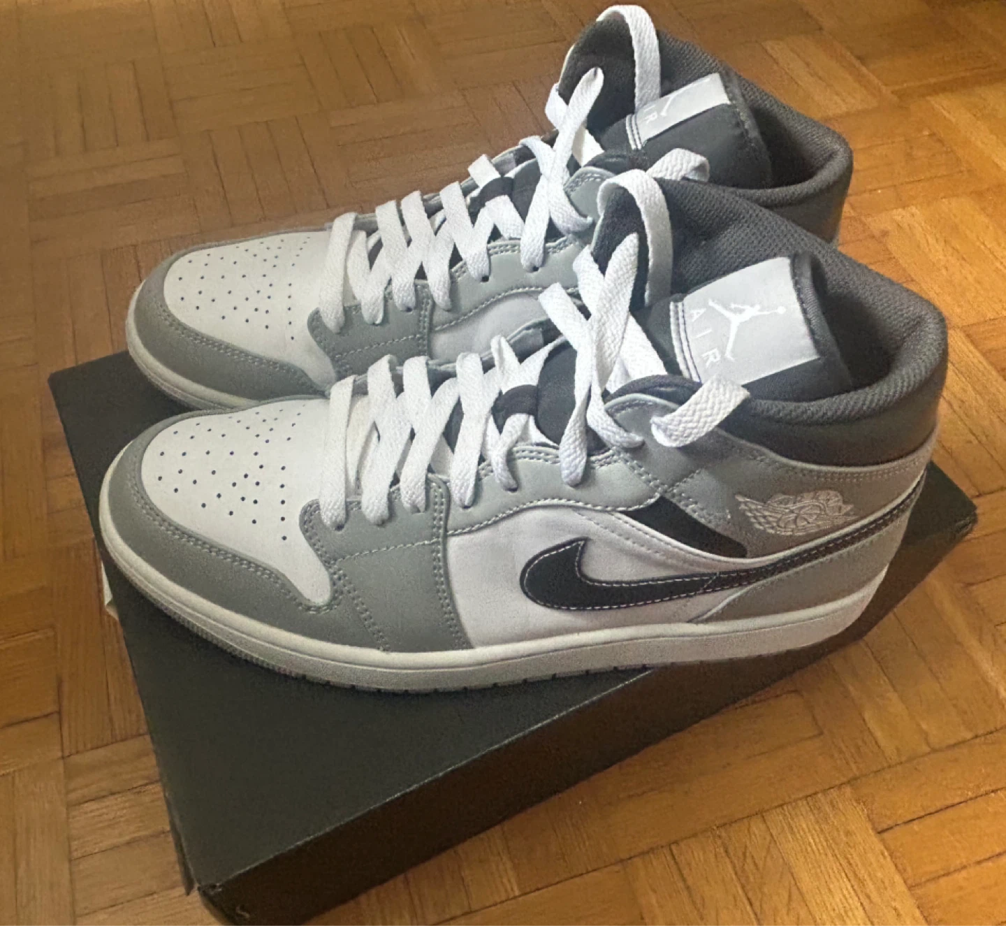 Air Jordan 1 Mid SE Grey White Black mens size 11