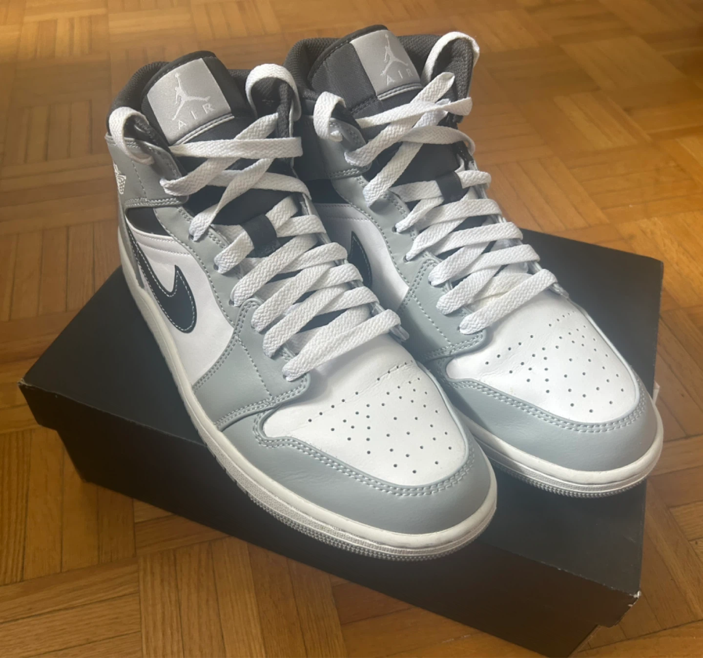 Air Jordan 1 Mid SE Grey White Black mens size 11 - photo 2