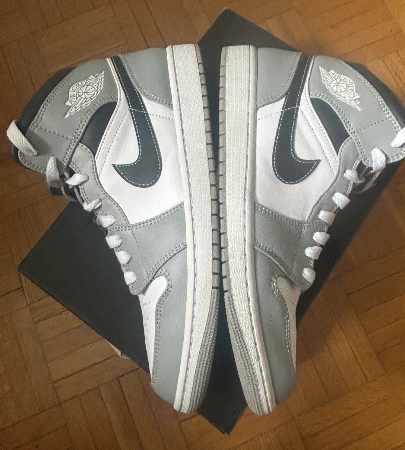 Air Jordan 1 Mid SE Grey White Black mens size 11 - photo 4