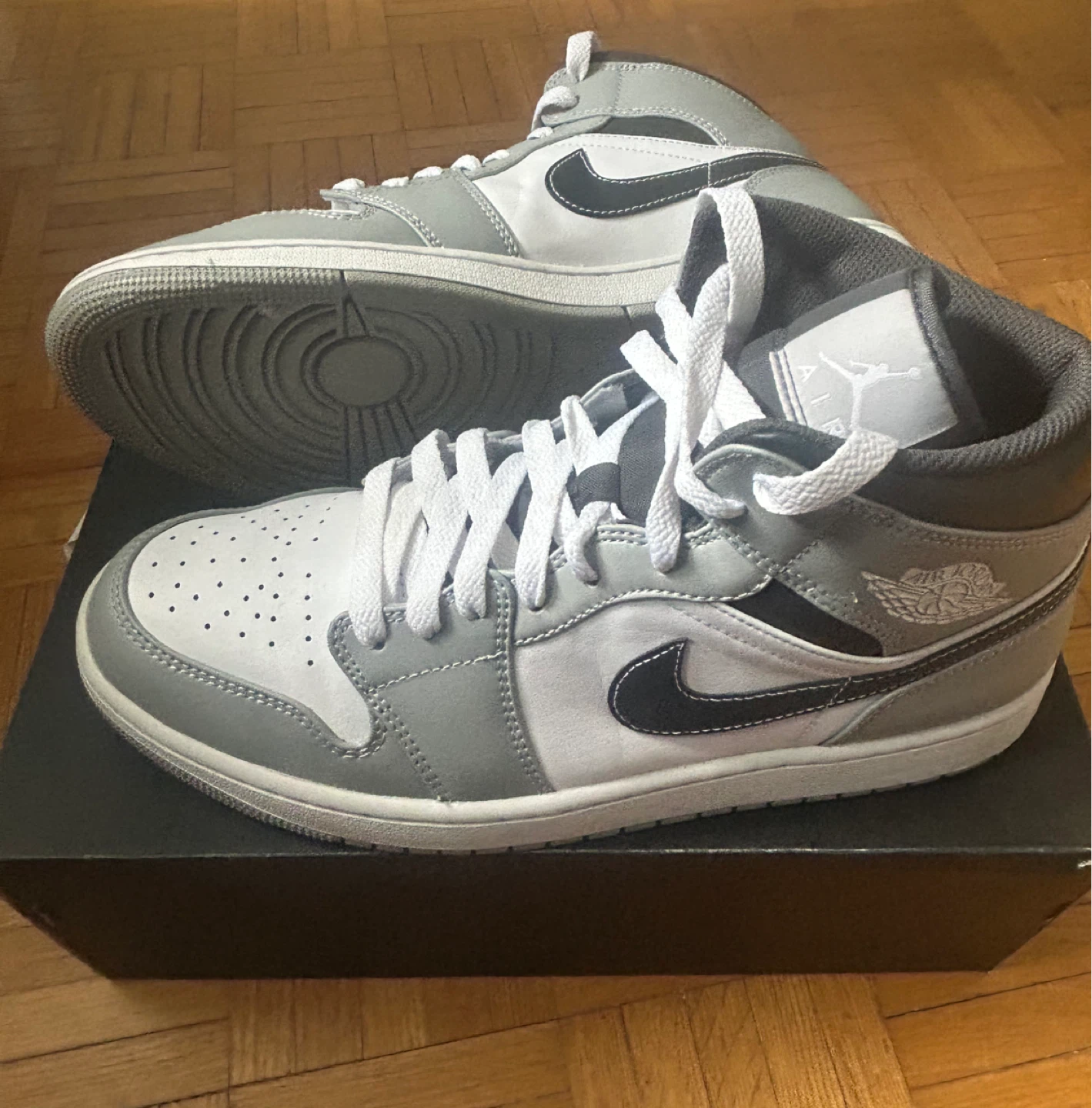Air Jordan 1 Mid SE Grey White Black mens size 11 - photo 5