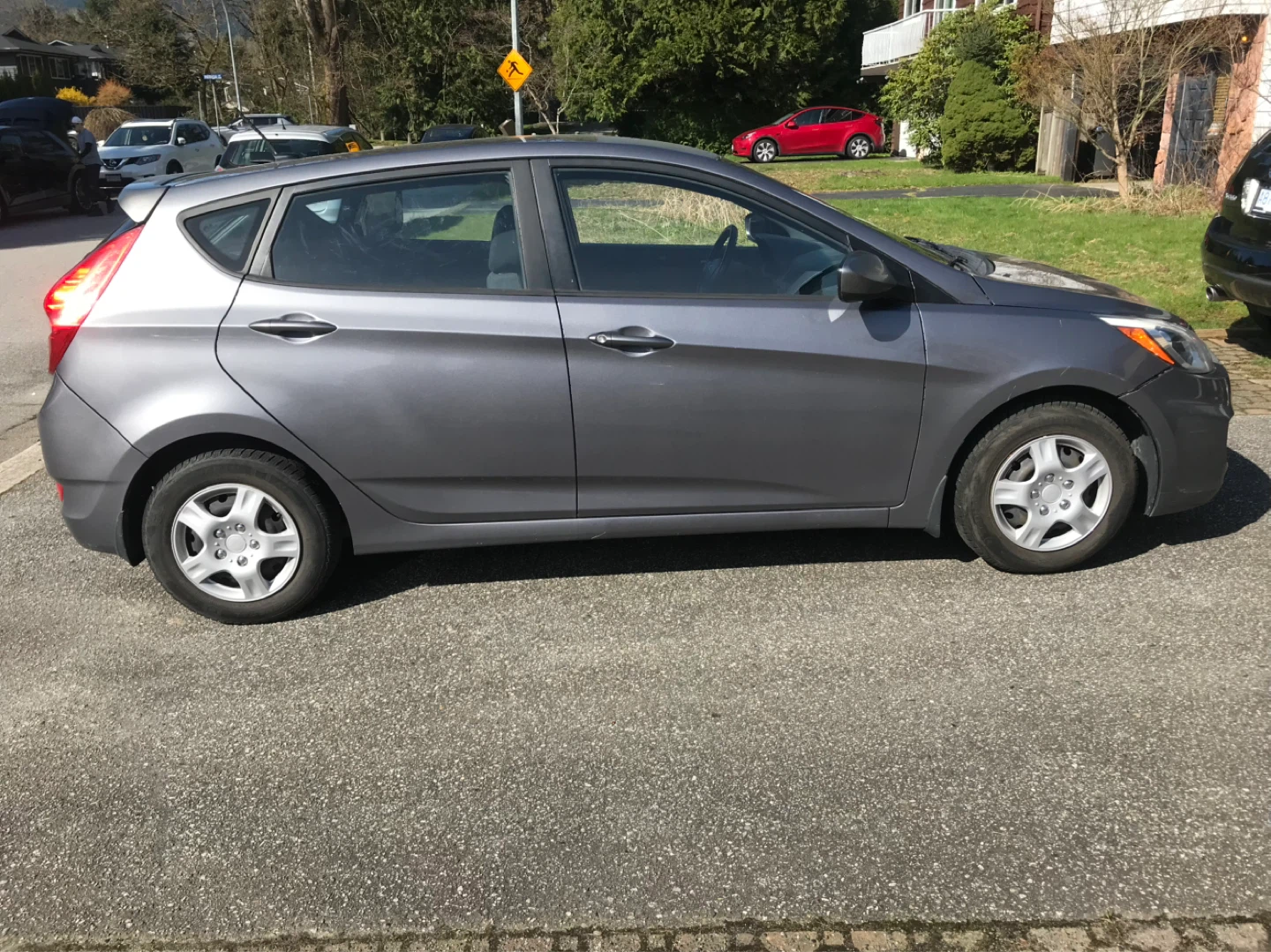 Hyundai Accent Hatchback - photo 4