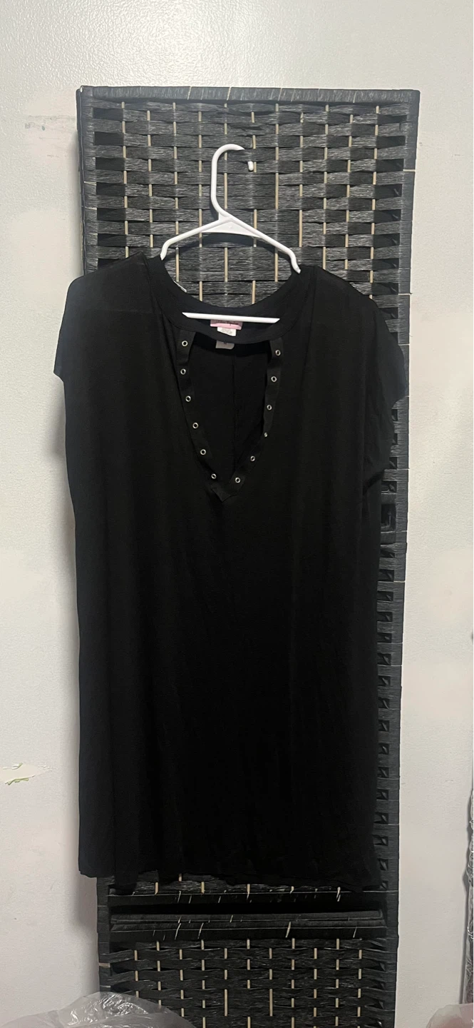 Black V-Neck Dress with Grommet Detail size M