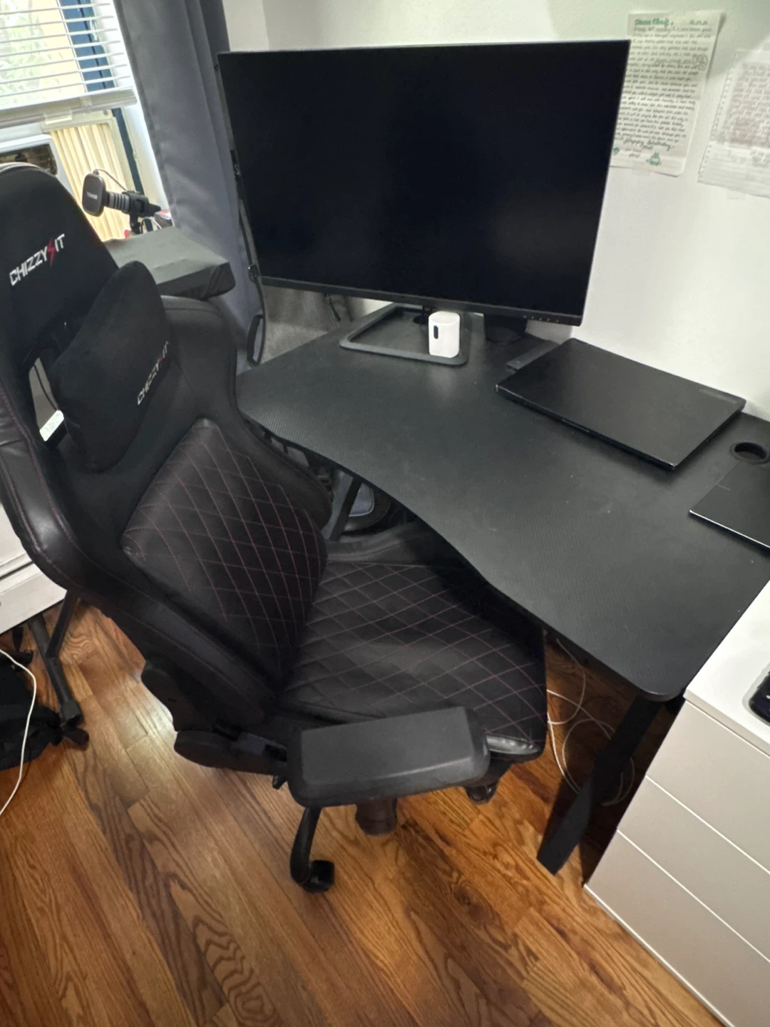 Black Gaming Chair (Good Condition) - photo 4