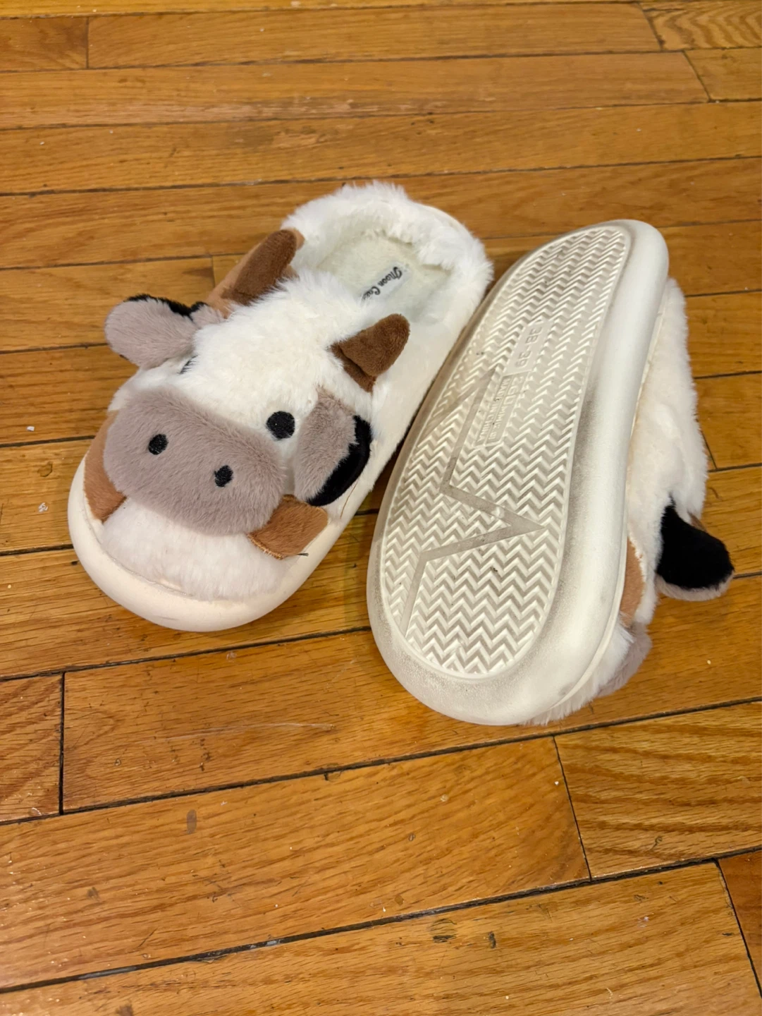 Moon Cake Cow Slippers women’s 7 - photo 2
