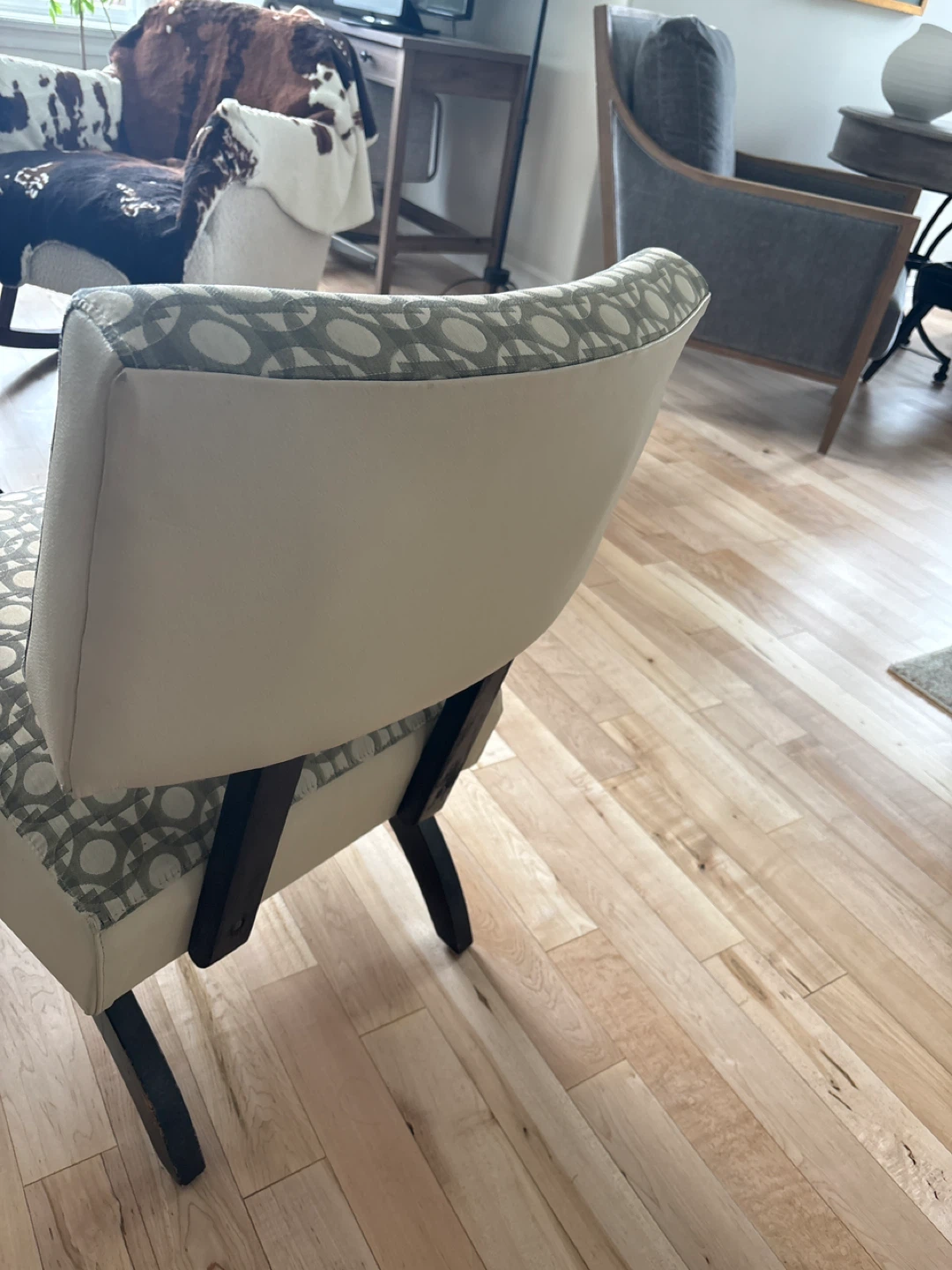 Accent Chair with Geometric Pattern - photo 2