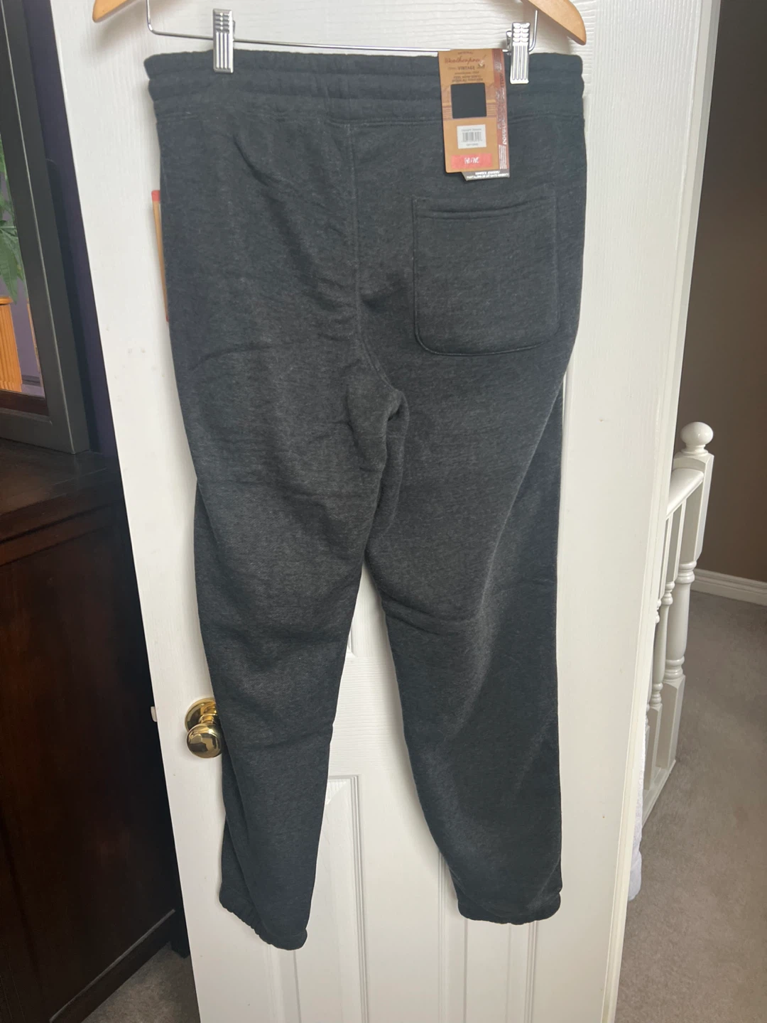 BNWT Men's Jogger Sweatpants - size medium - photo 2